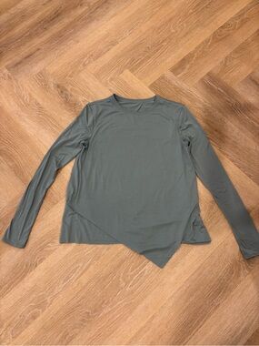 Lululemon top